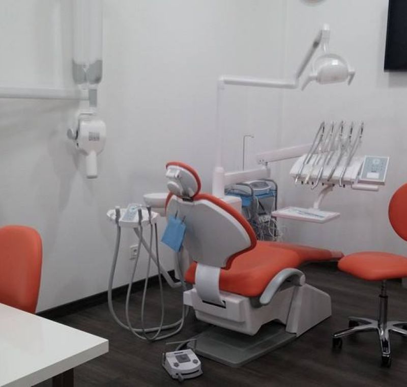 CLÍNICA DENTAL BARBÓN POSADA DE LLANERA